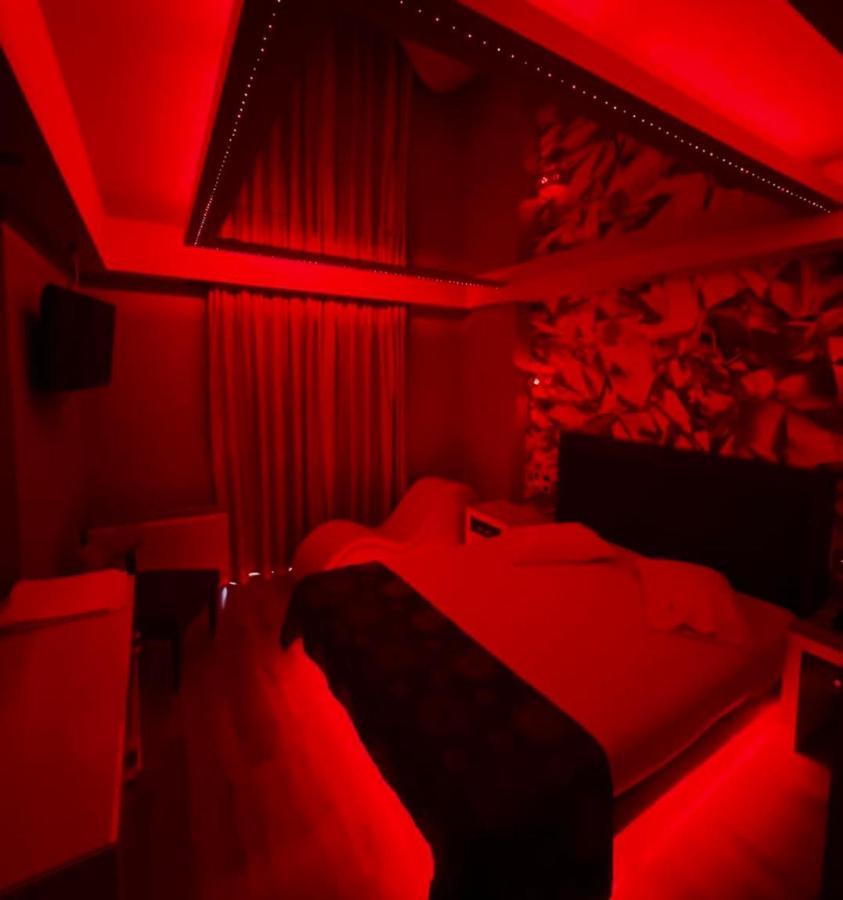 Hotel Prive Szkaramangász Kültér fotó