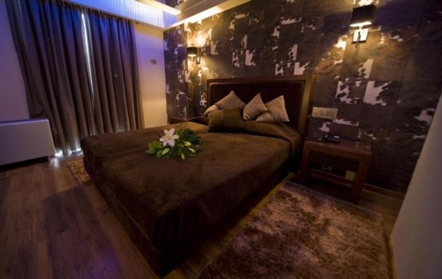 Hotel Prive Szkaramangász Kültér fotó